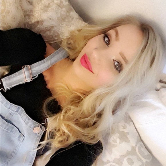 Meet your Posher, Sheena - Picture 2 of 2